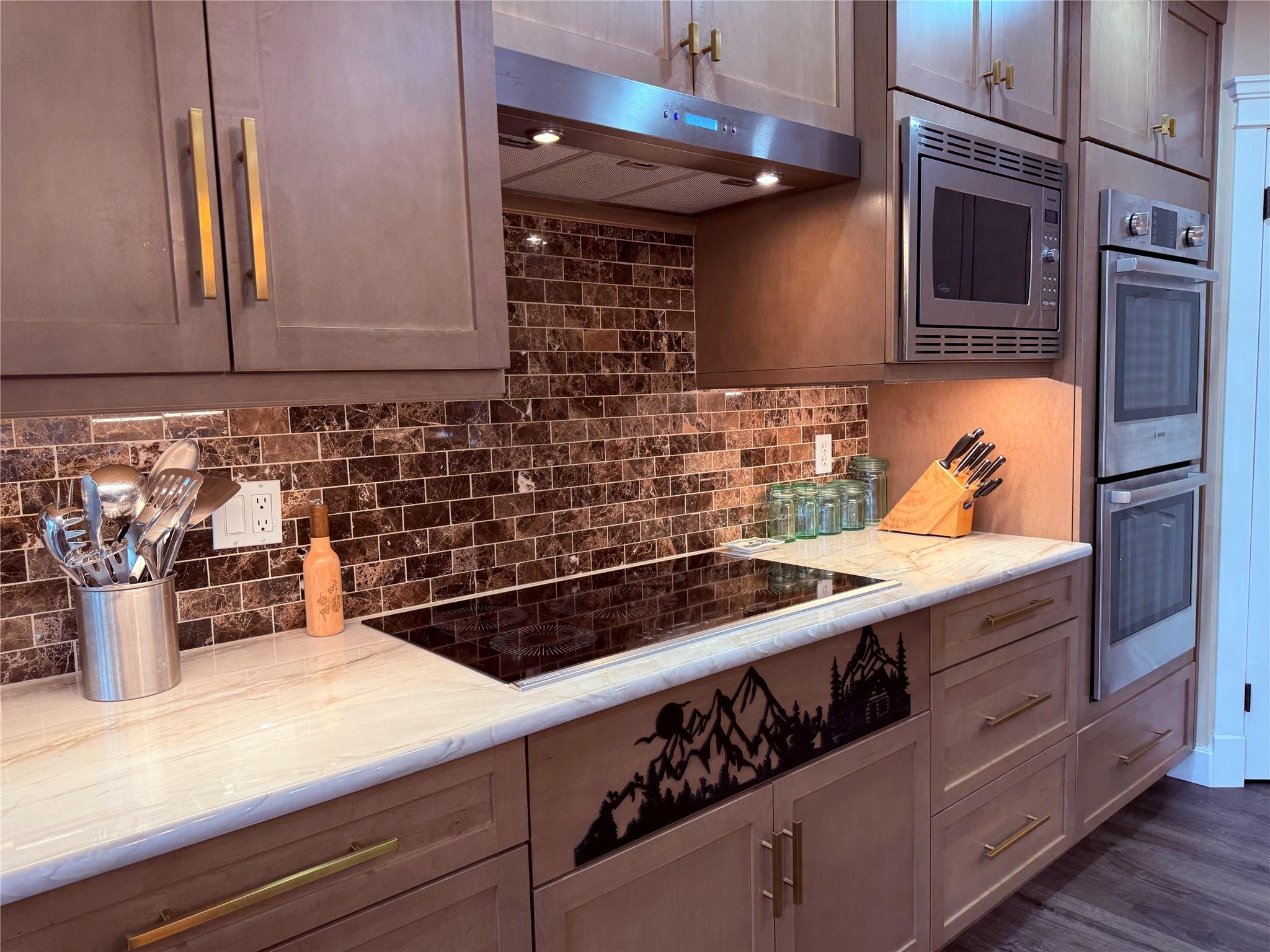 5179 Riverview Road, Fairmont Hot Springs, BC - Indoor Photo Showing Kitchen