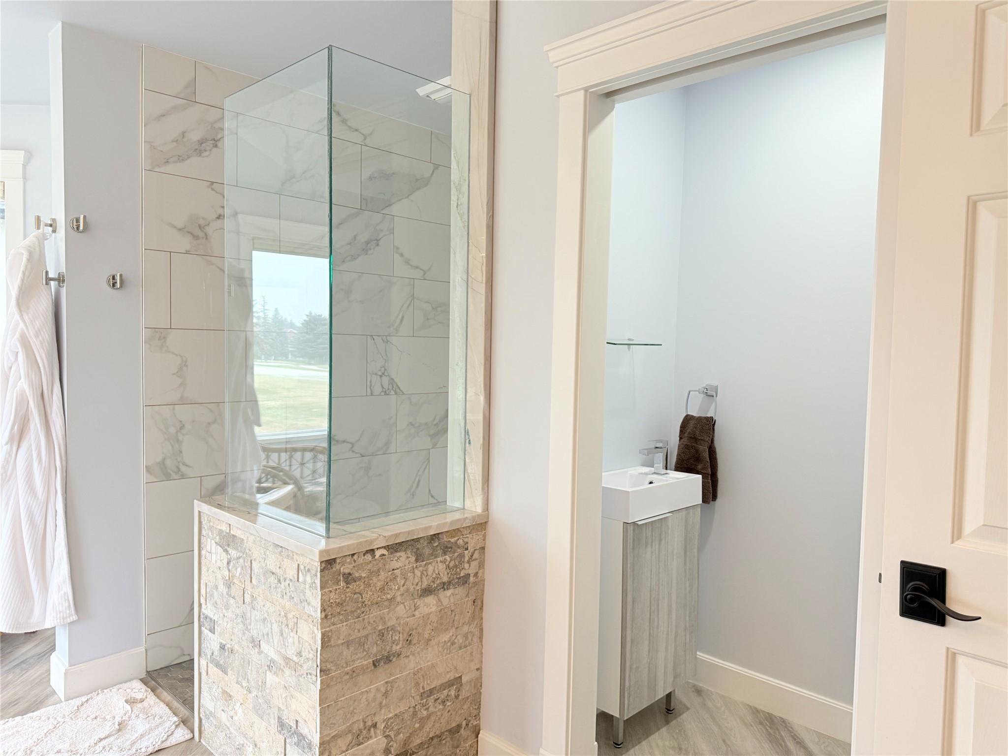 5179 Riverview Road, Fairmont Hot Springs, BC - Indoor Photo Showing Bathroom