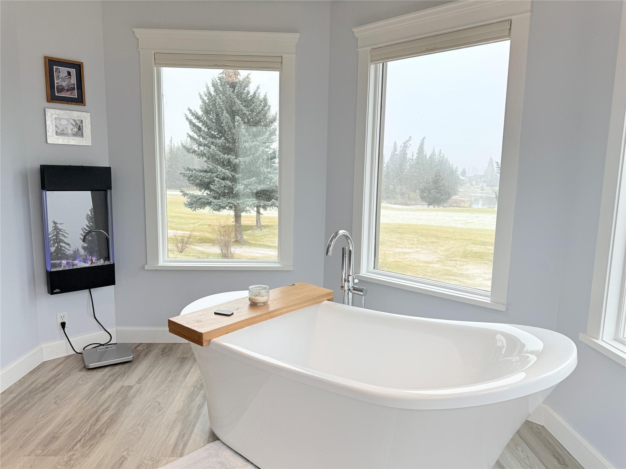 5179 Riverview Road, Fairmont Hot Springs, BC - Indoor Photo Showing Bathroom