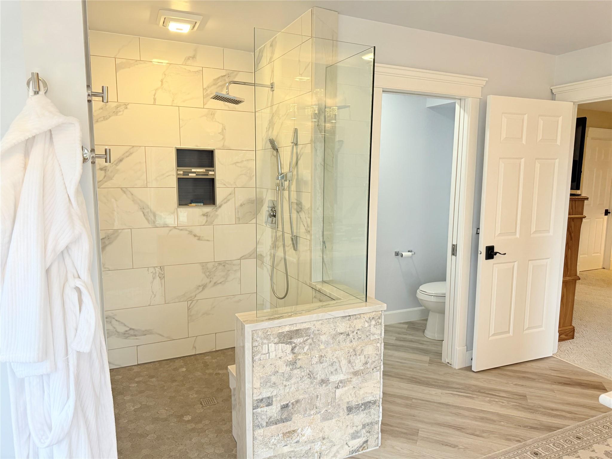 5179 Riverview Road, Fairmont Hot Springs, BC - Indoor Photo Showing Bathroom