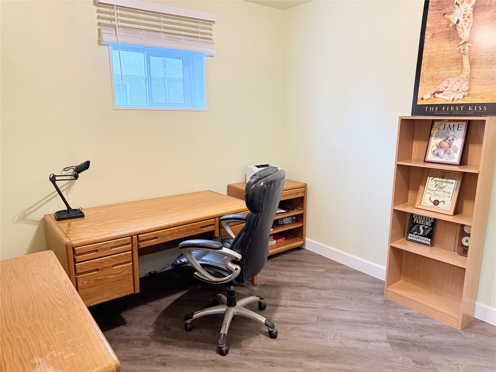 5179 Riverview Road, Fairmont Hot Springs, BC - Indoor Photo Showing Office