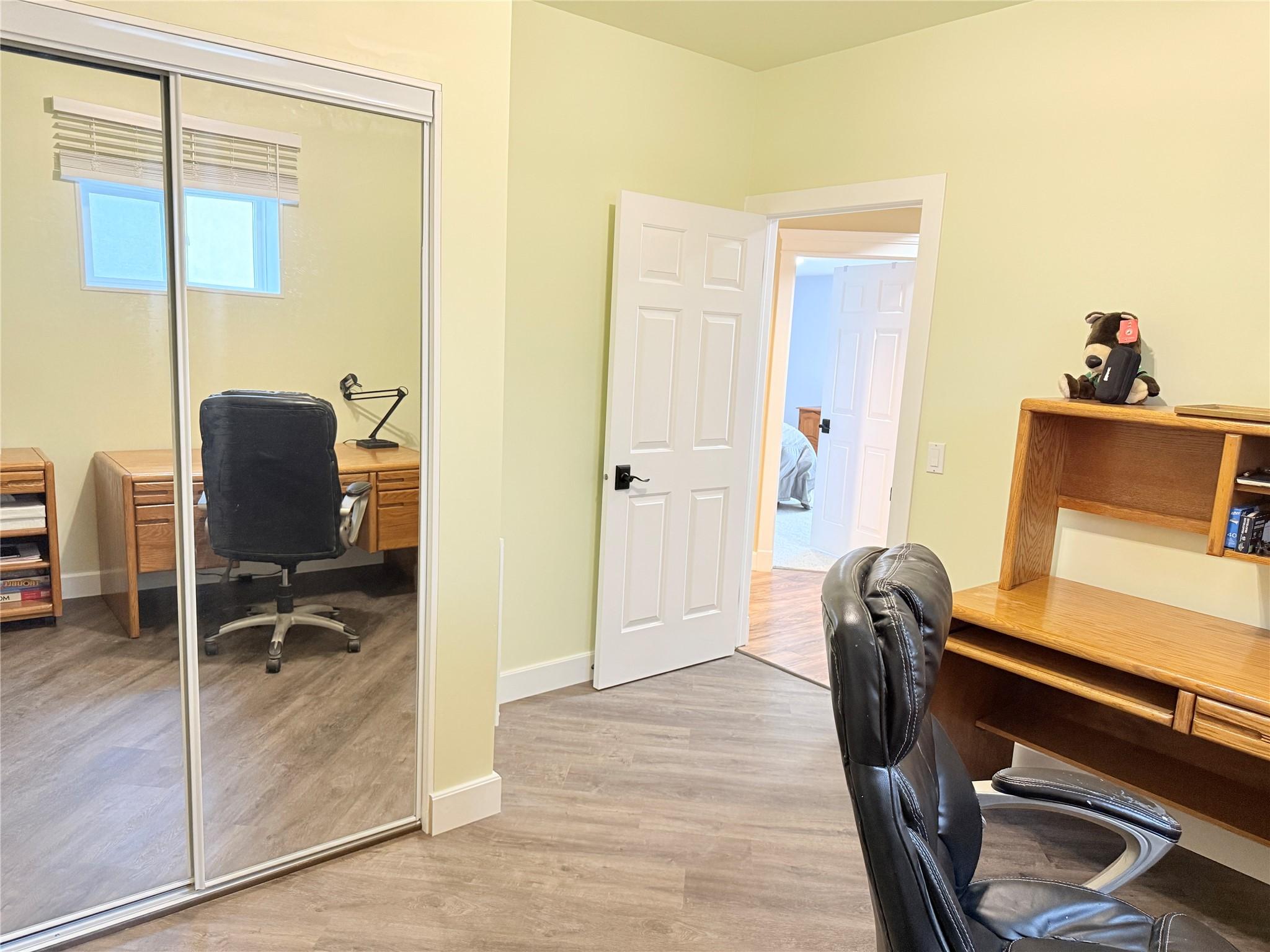 5179 Riverview Road, Fairmont Hot Springs, BC - Indoor Photo Showing Office