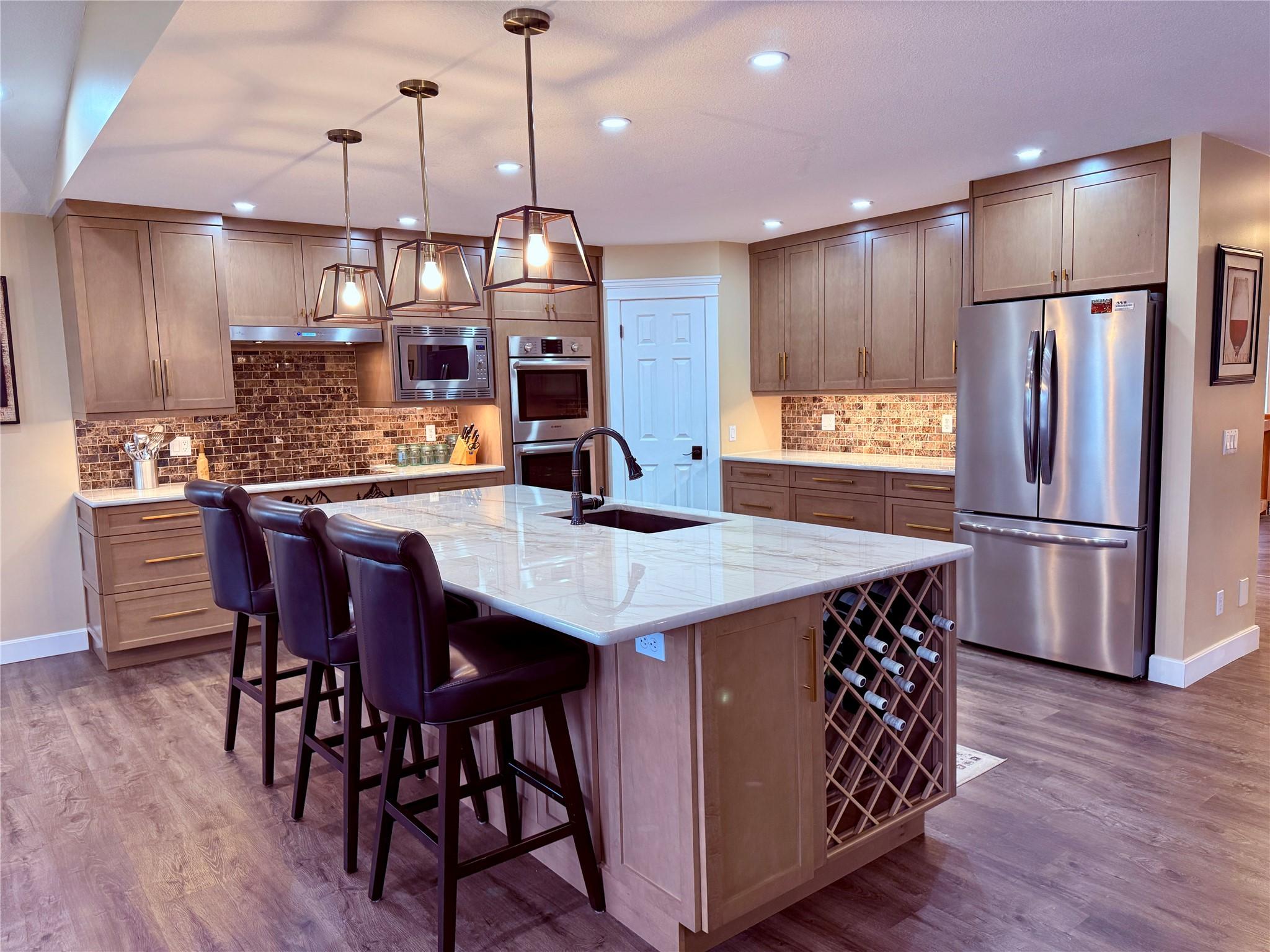 5179 Riverview Road, Fairmont Hot Springs, BC - Indoor Photo Showing Kitchen With Upgraded Kitchen