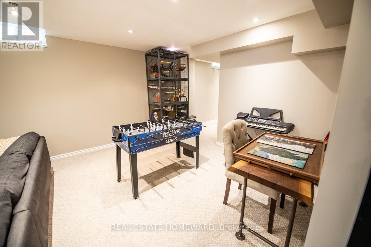 161 Hutton Place, Clarington, ON