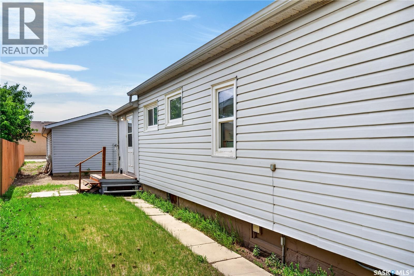 305 Burrows Avenue W, Melfort, SK