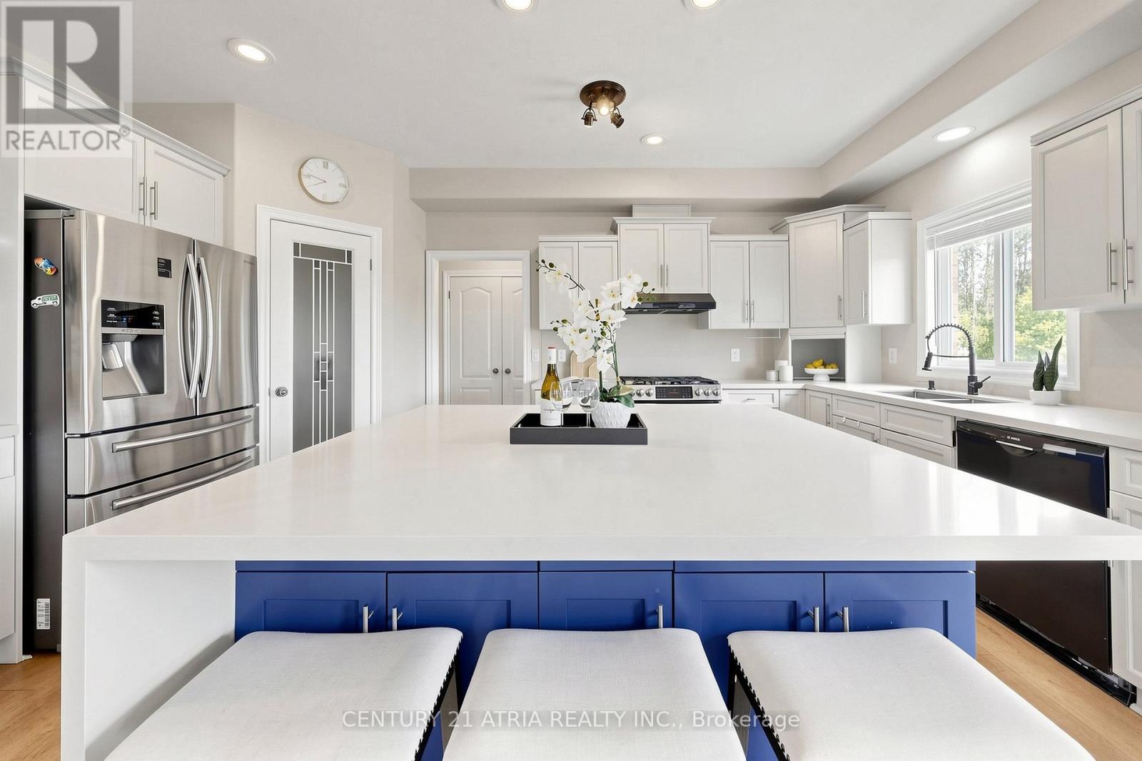 11 Jeffery Drive, Mulmur, ON
