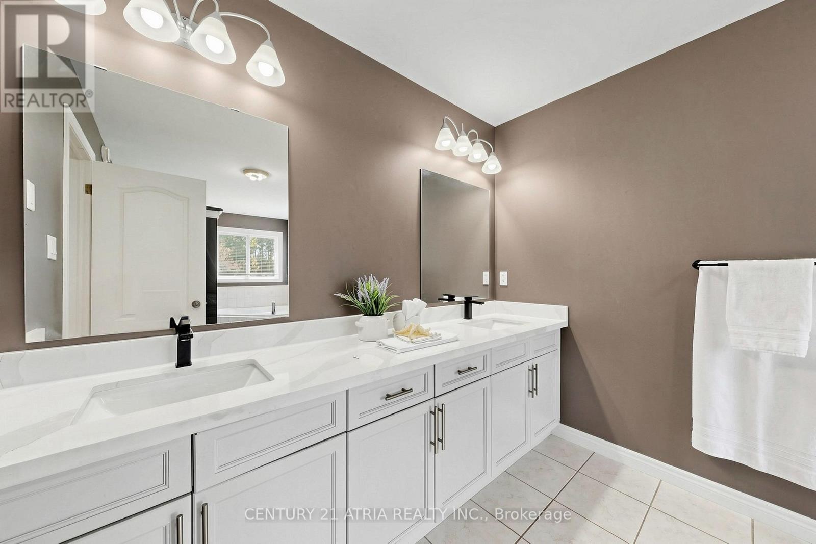 11 Jeffery Drive, Mulmur, ON