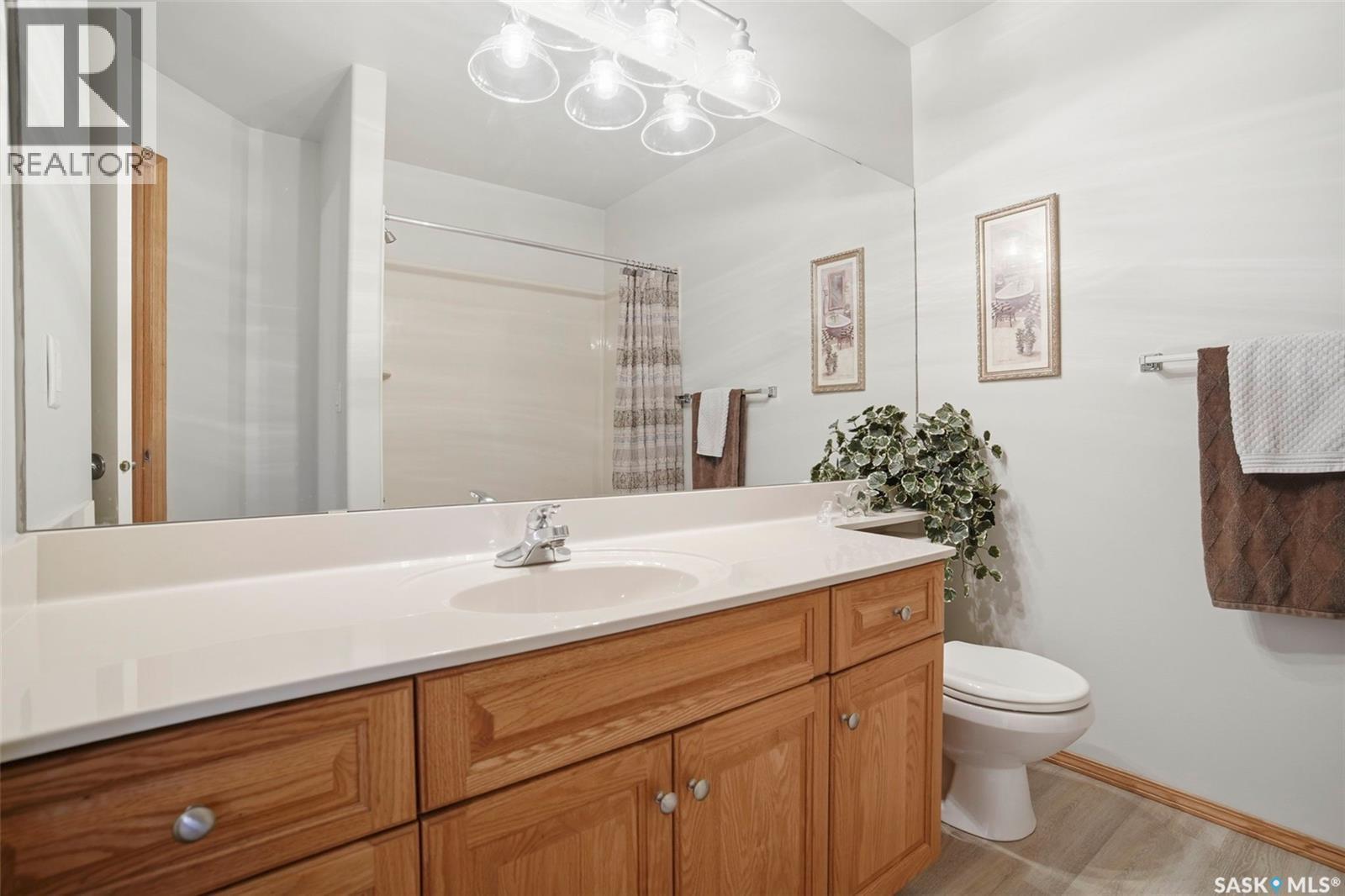 211 Brookmore Lane, Saskatoon, SK