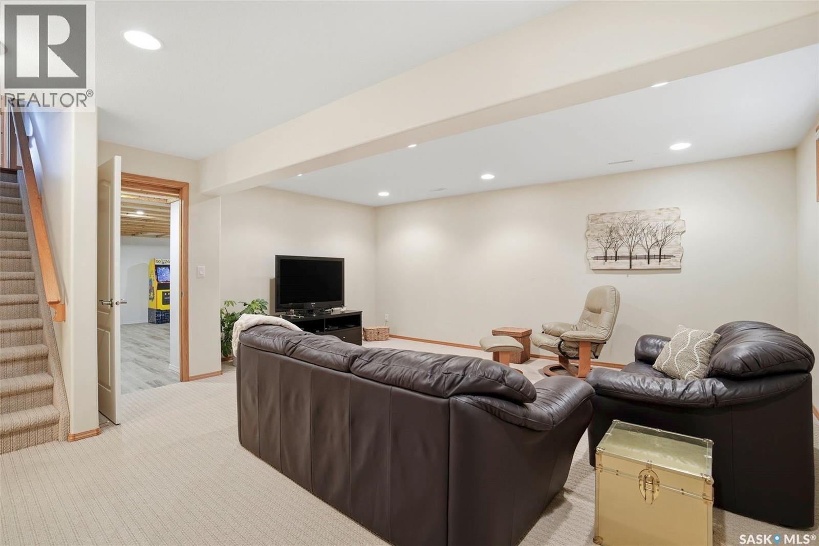 211 Brookmore Lane, Saskatoon, SK