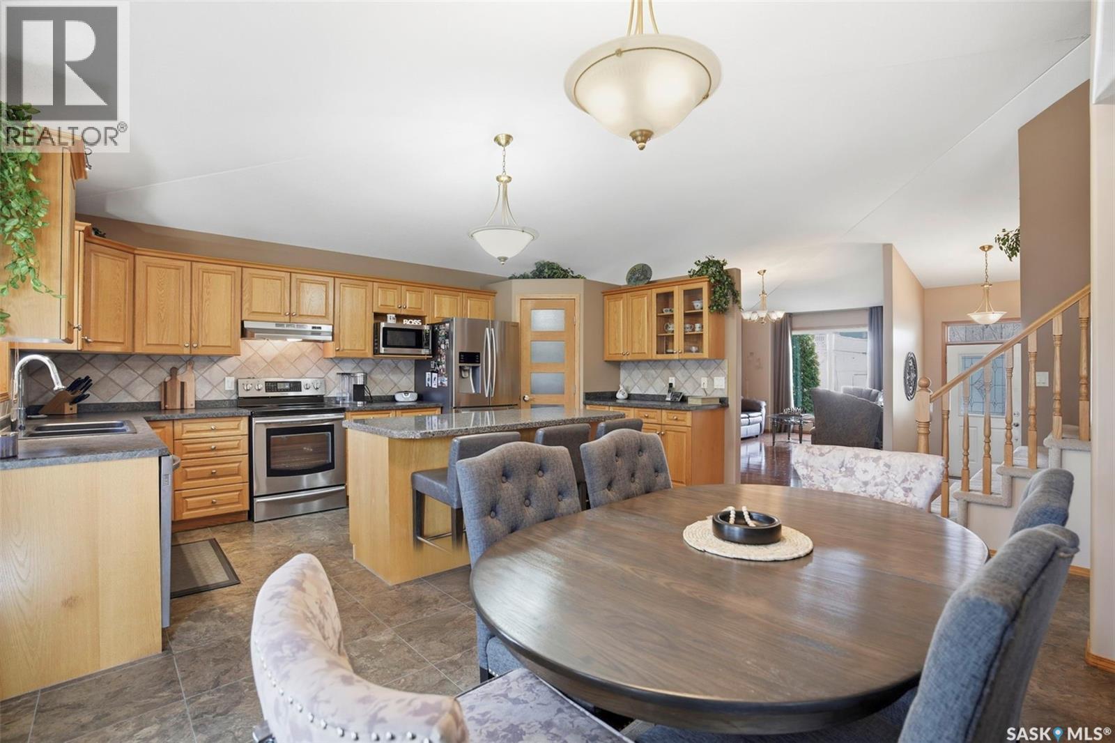 211 Brookmore Lane, Saskatoon, SK