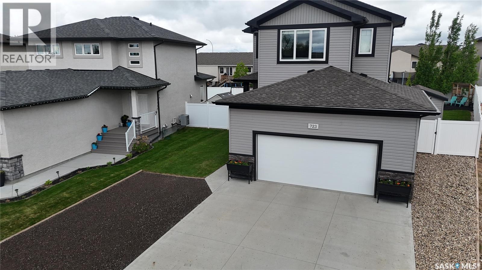 723 Aspen Crescent, Pilot Butte, SK