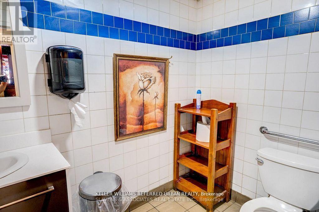 165 Roncesvalles Avenue, Toronto, ON