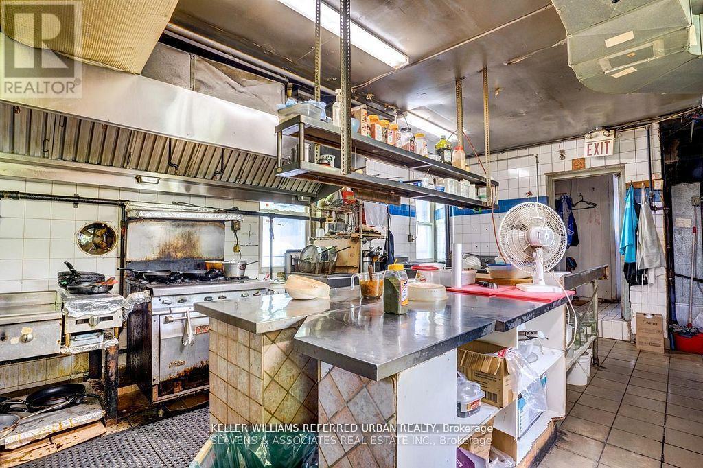 165 Roncesvalles Avenue, Toronto, ON