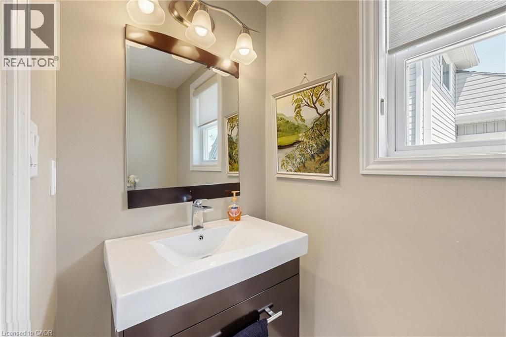 7 Windermere Avenue, Hamilton, ON