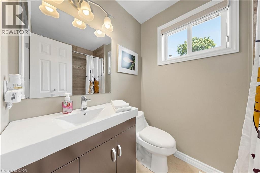 7 Windermere Avenue, Hamilton, ON