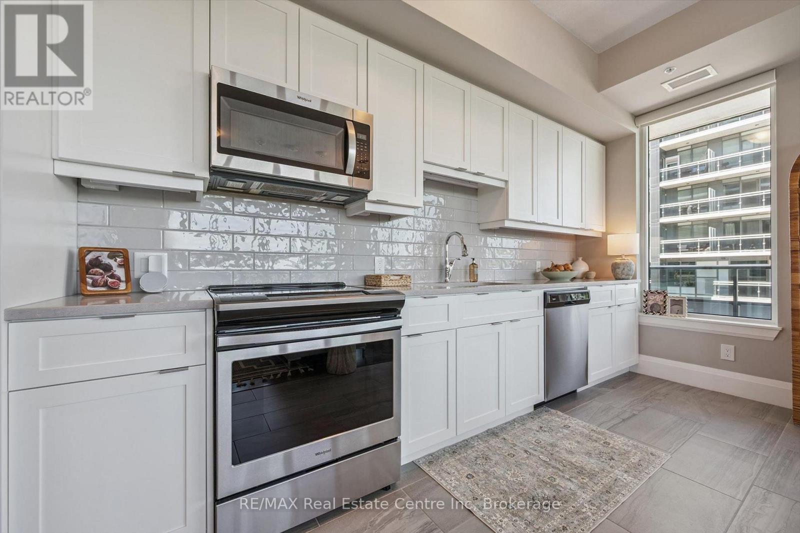 402 - 73 Arthur Street S, Guelph (Downtown), ON