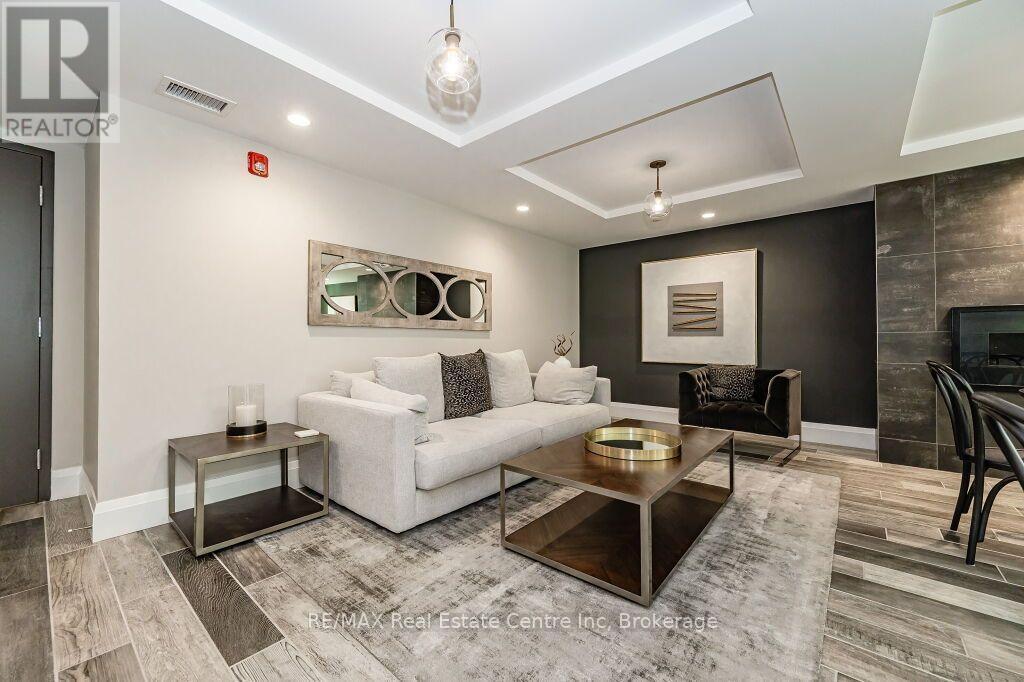 402 - 73 Arthur Street S, Guelph (Downtown), ON