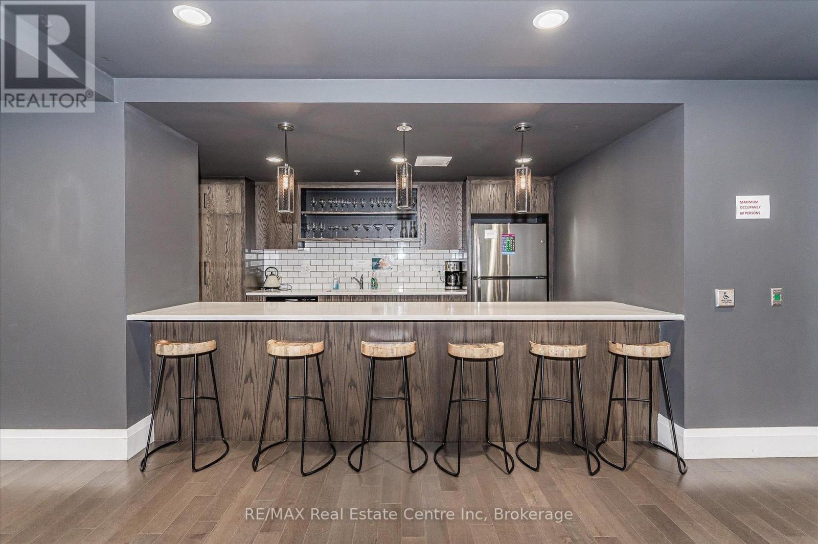 402 - 73 Arthur Street S, Guelph (Downtown), ON