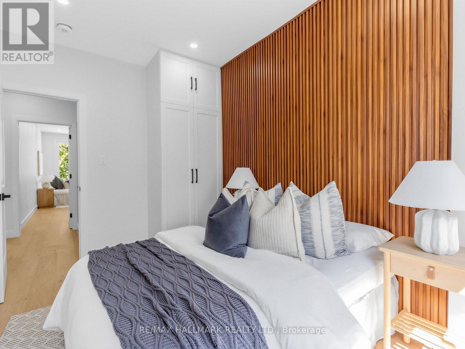 208 Gainsborough Road, Toronto, ON