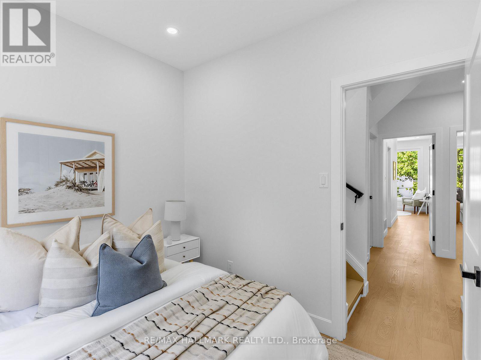 208 Gainsborough Road, Toronto, ON