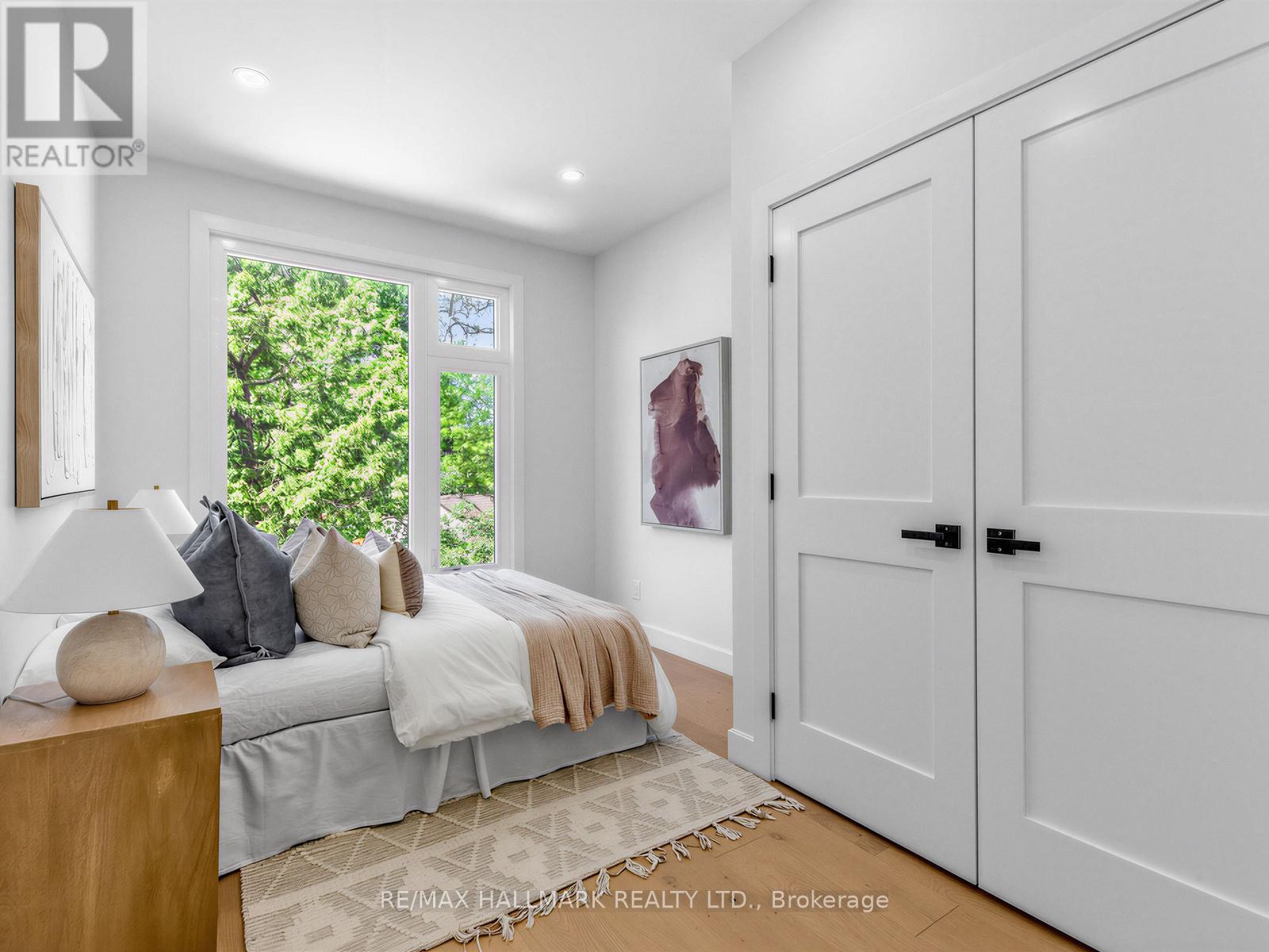 208 Gainsborough Road, Toronto, ON