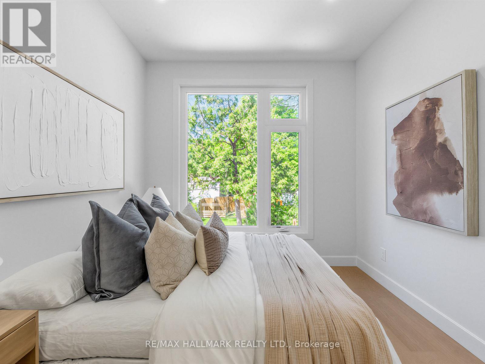 208 Gainsborough Road, Toronto, ON