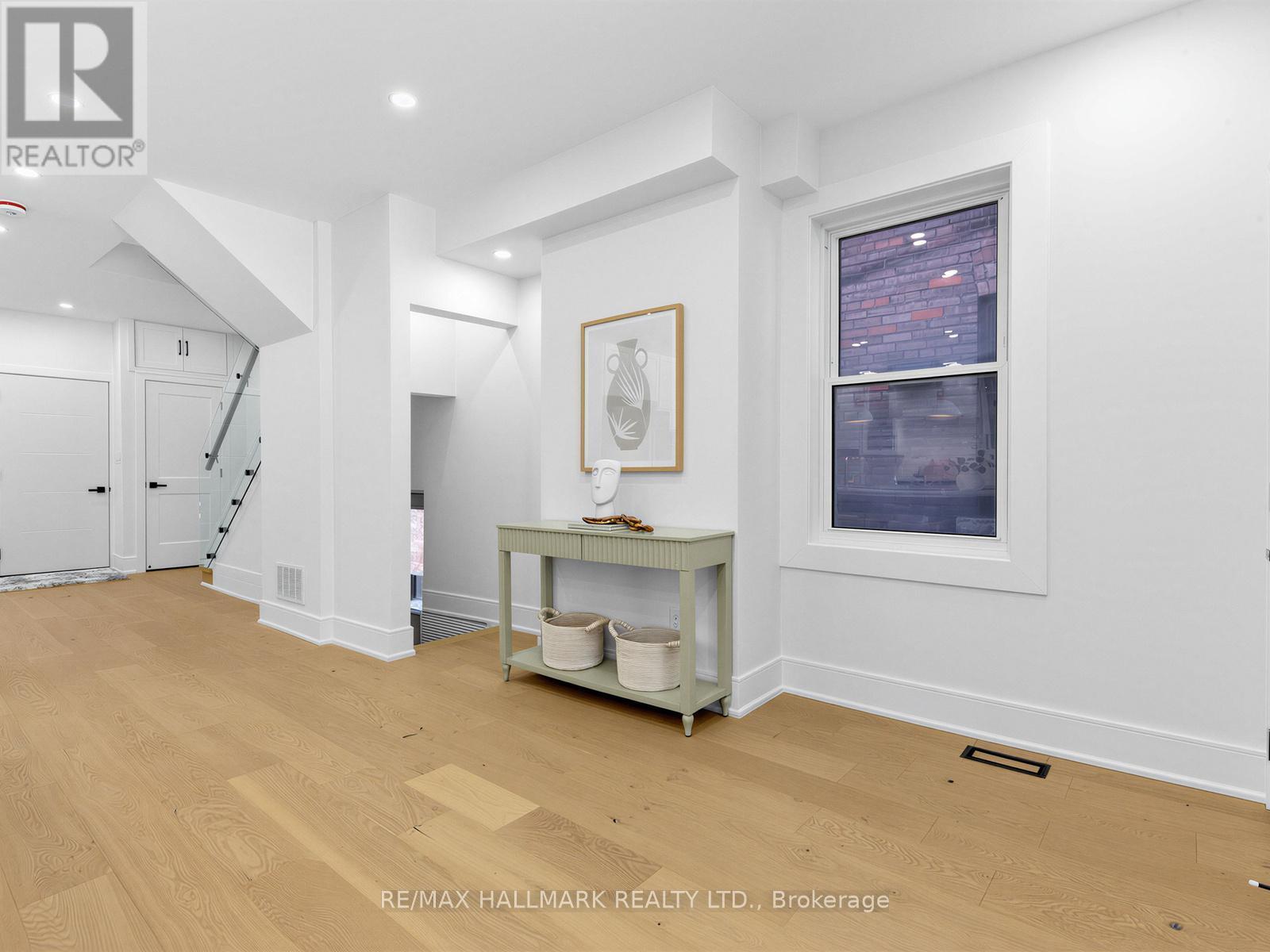 208 Gainsborough Road, Toronto, ON