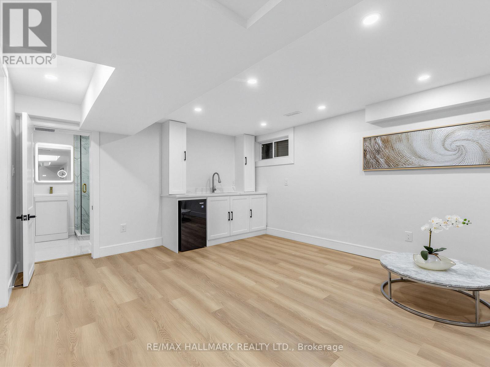 208 Gainsborough Road, Toronto, ON