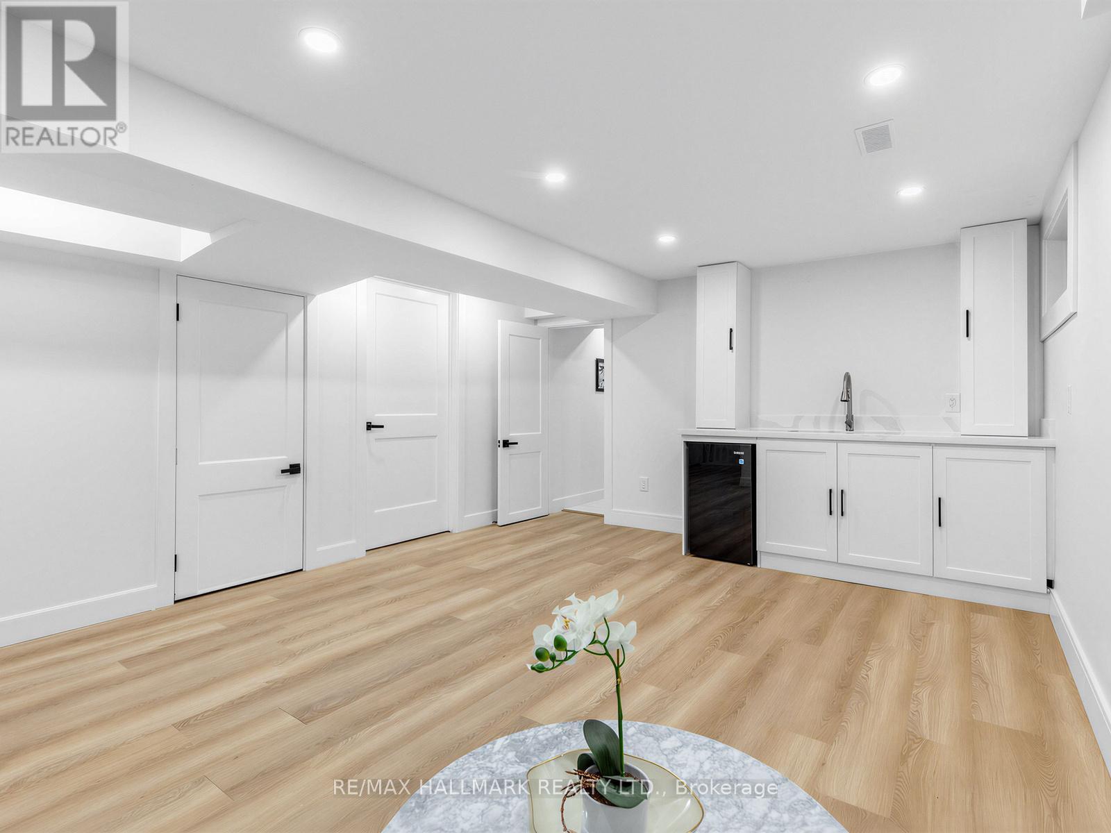 208 Gainsborough Road, Toronto, ON