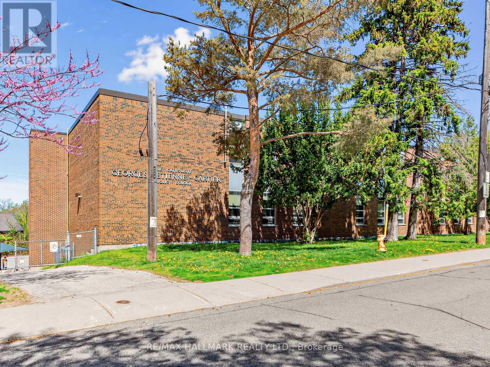 208 Gainsborough Road, Toronto, ON