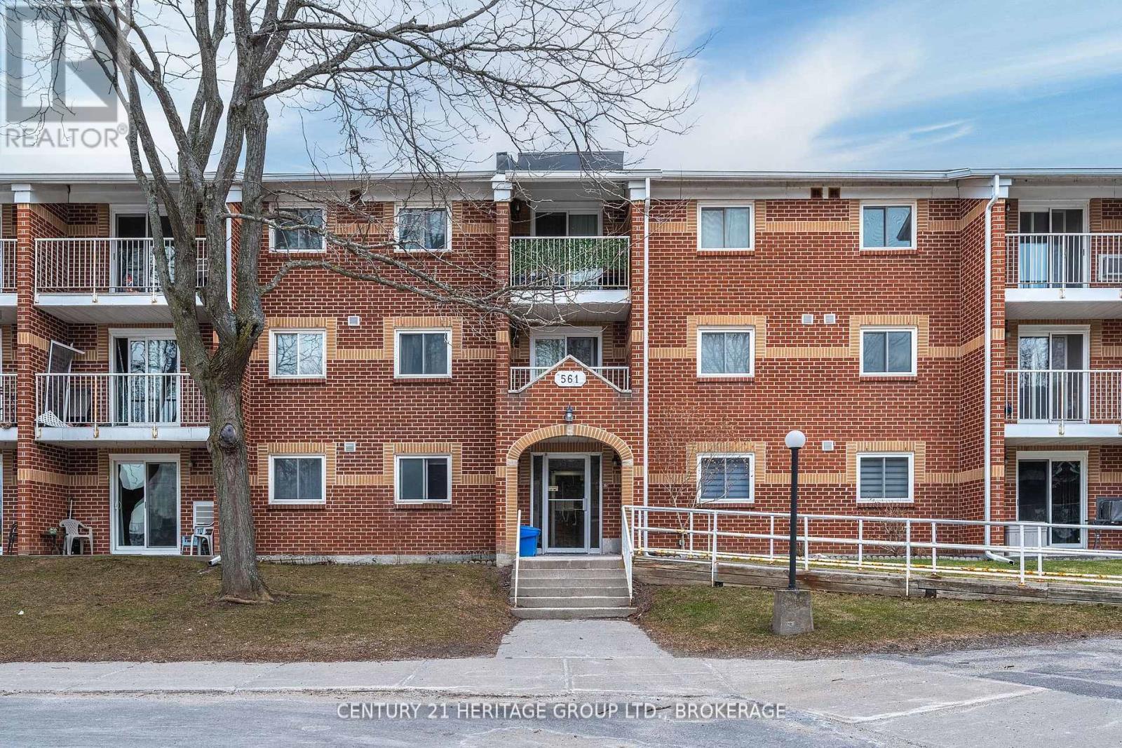202 - 561 Armstrong Road, Kingston (East Gardiners Rd), ON