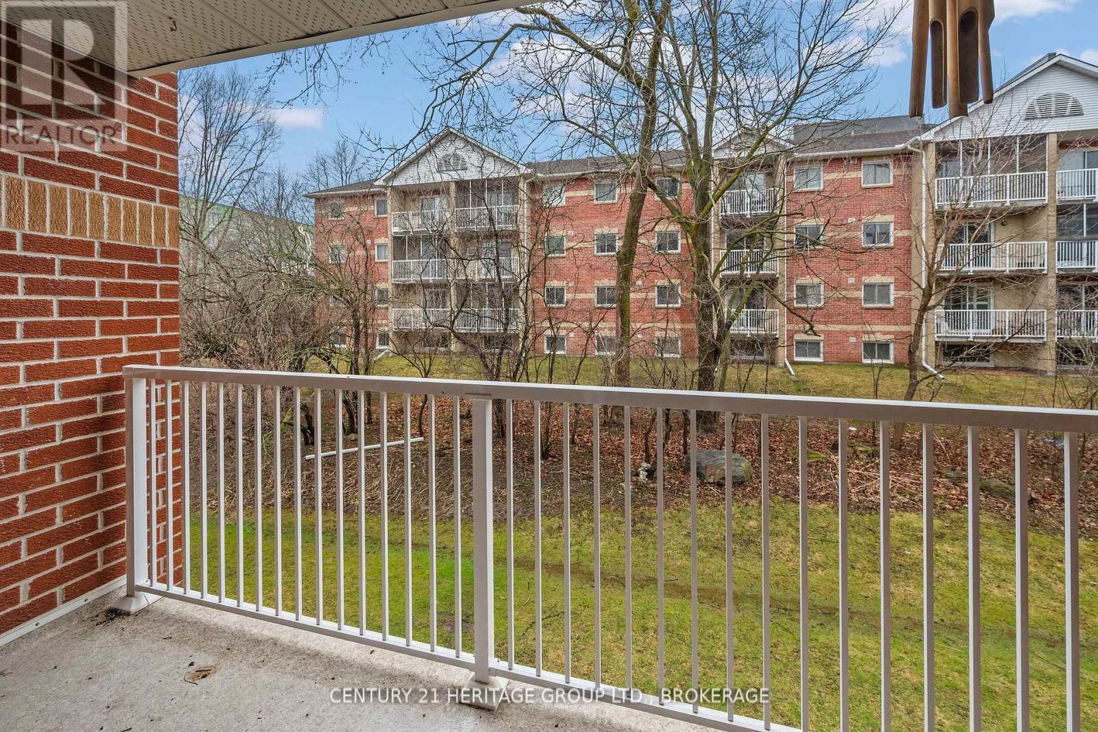 202 - 561 Armstrong Road, Kingston (East Gardiners Rd), ON
