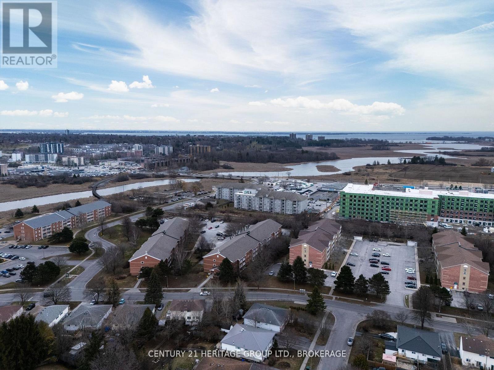 202 - 561 Armstrong Road, Kingston (East Gardiners Rd), ON