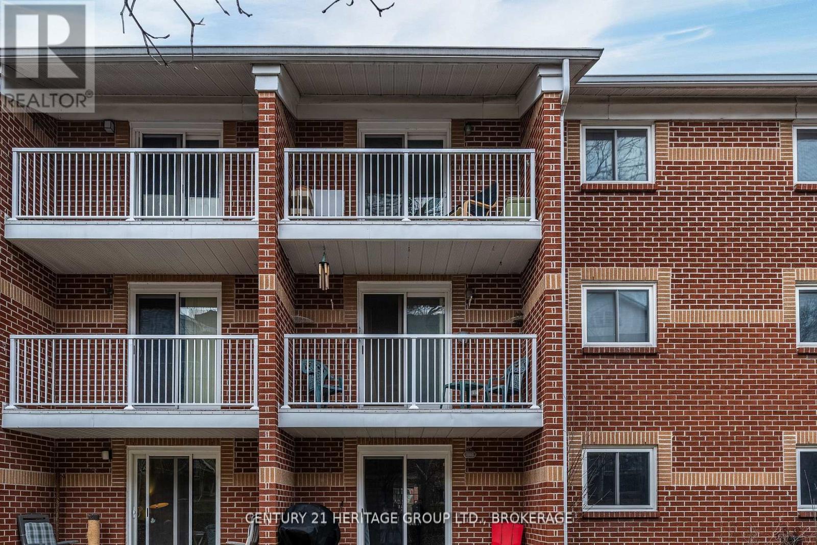 202 - 561 Armstrong Road, Kingston (East Gardiners Rd), ON