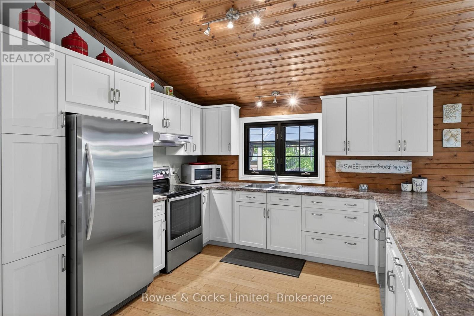1 Graham Drive, Kawartha Lakes (Fenelon Falls), ON