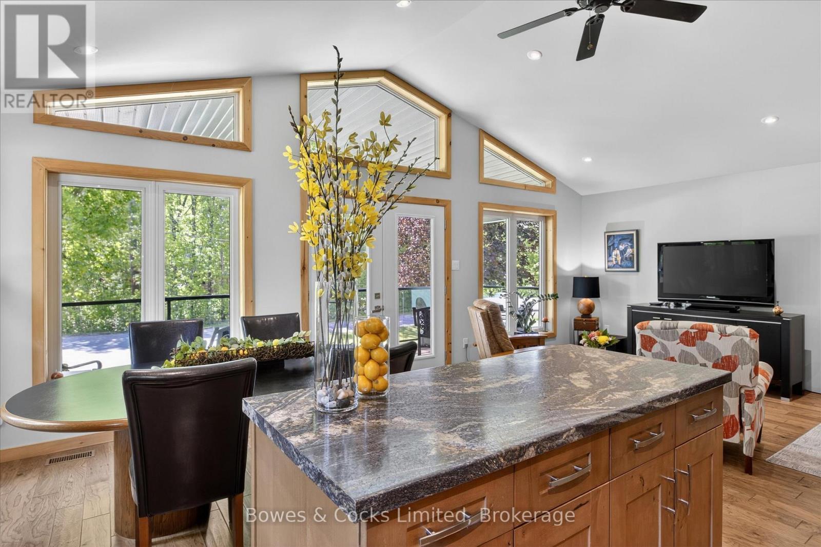 1 Graham Drive, Kawartha Lakes (Fenelon Falls), ON
