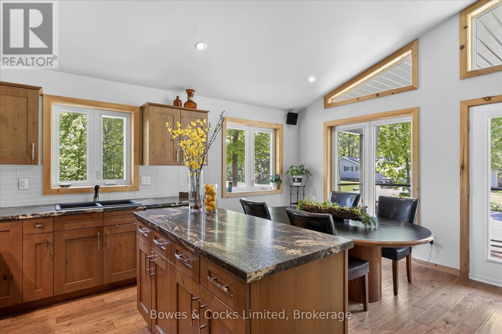 1 Graham Drive, Kawartha Lakes (Fenelon Falls), ON
