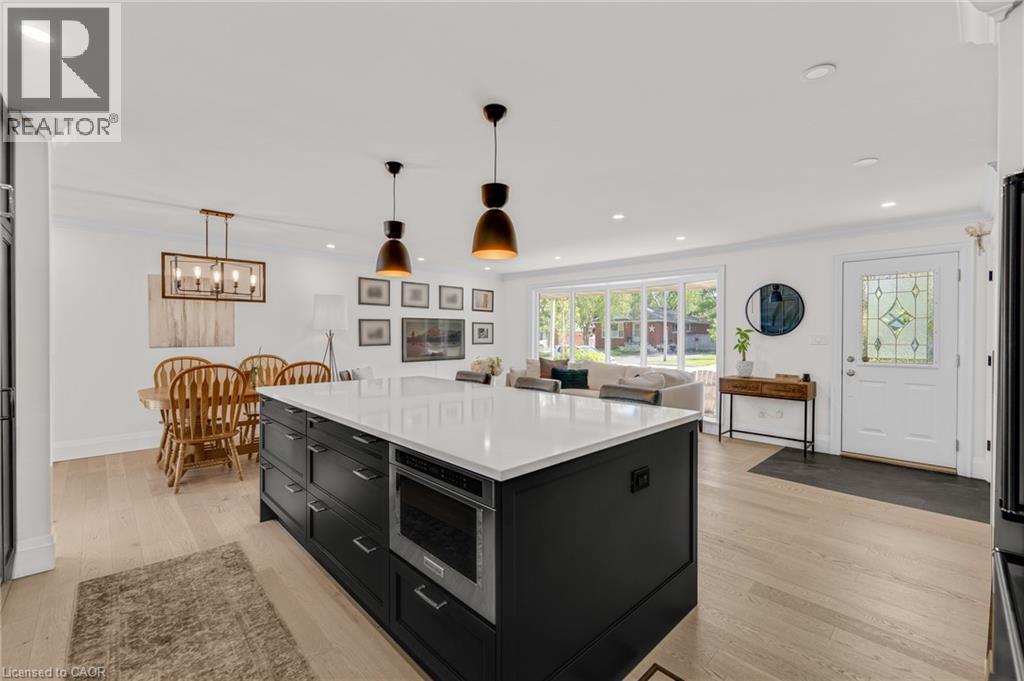 377 Duncombe Drive, Burlington, ON