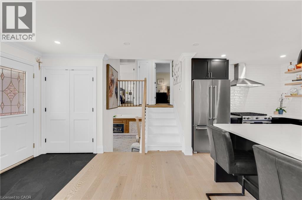 377 Duncombe Drive, Burlington, ON