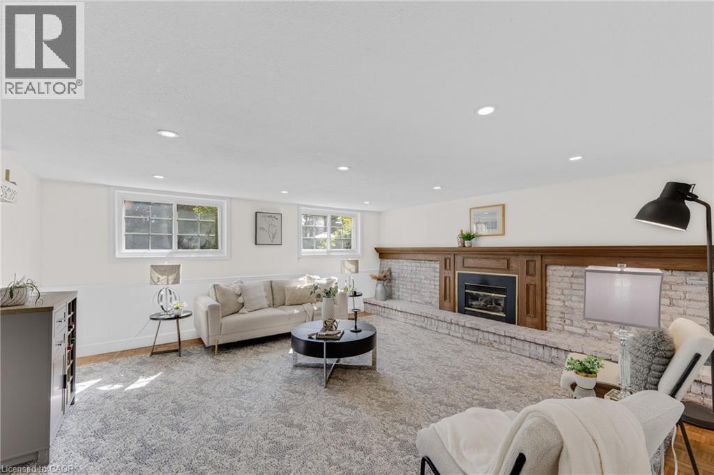 377 Duncombe Drive, Burlington, ON