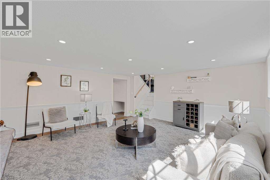 377 Duncombe Drive, Burlington, ON