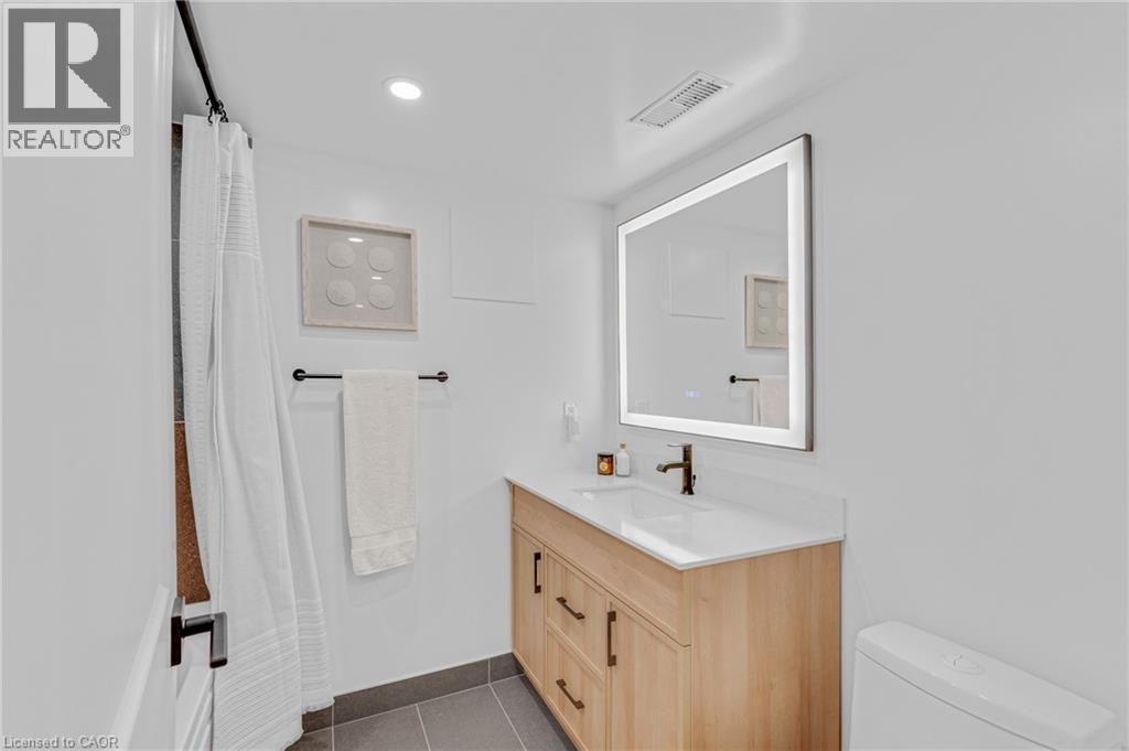 377 Duncombe Drive, Burlington, ON