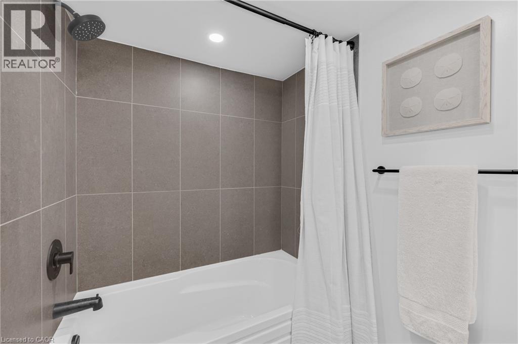 377 Duncombe Drive, Burlington, ON