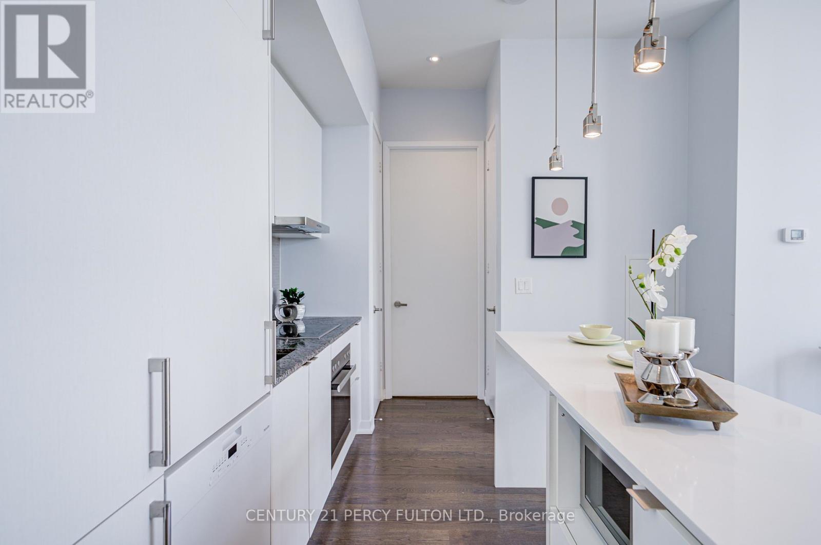 6901 - 100 Harbour Street, Toronto, ON