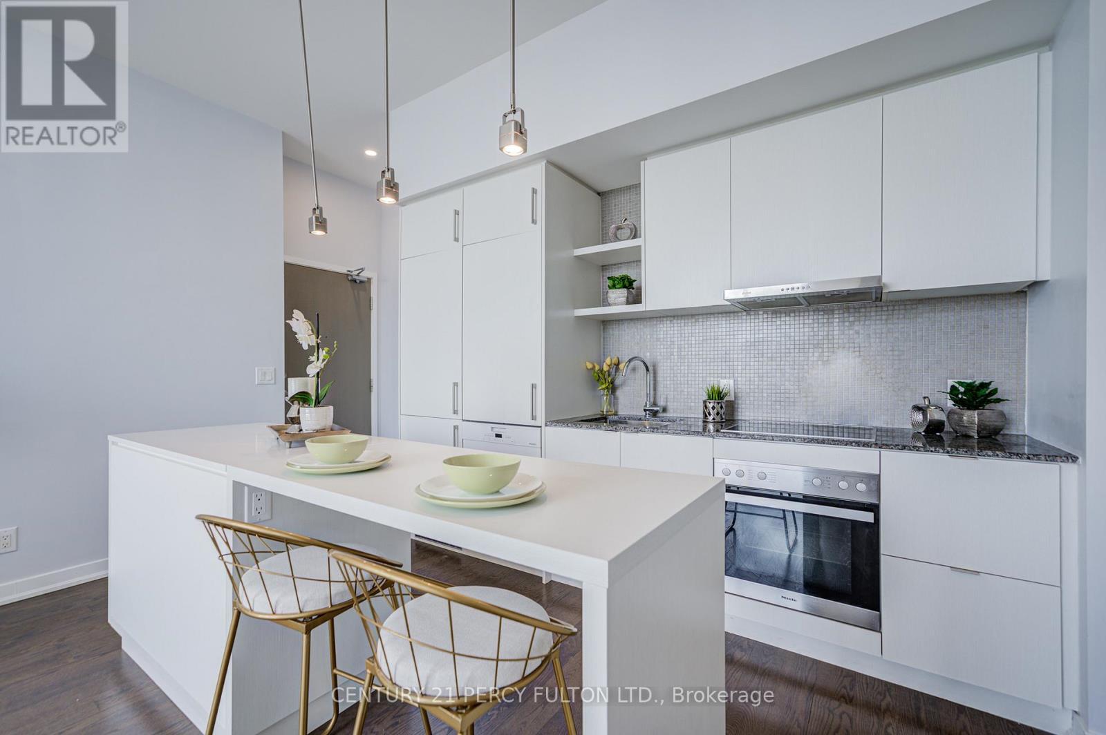 6901 - 100 Harbour Street, Toronto, ON