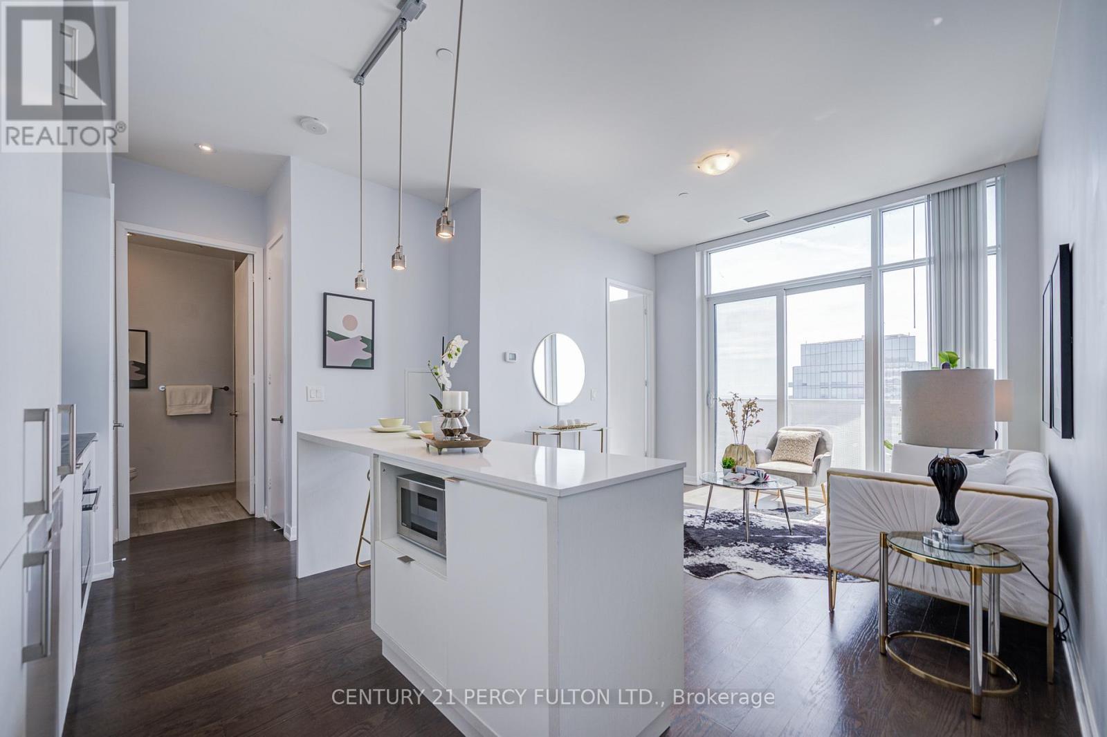 6901 - 100 Harbour Street, Toronto, ON