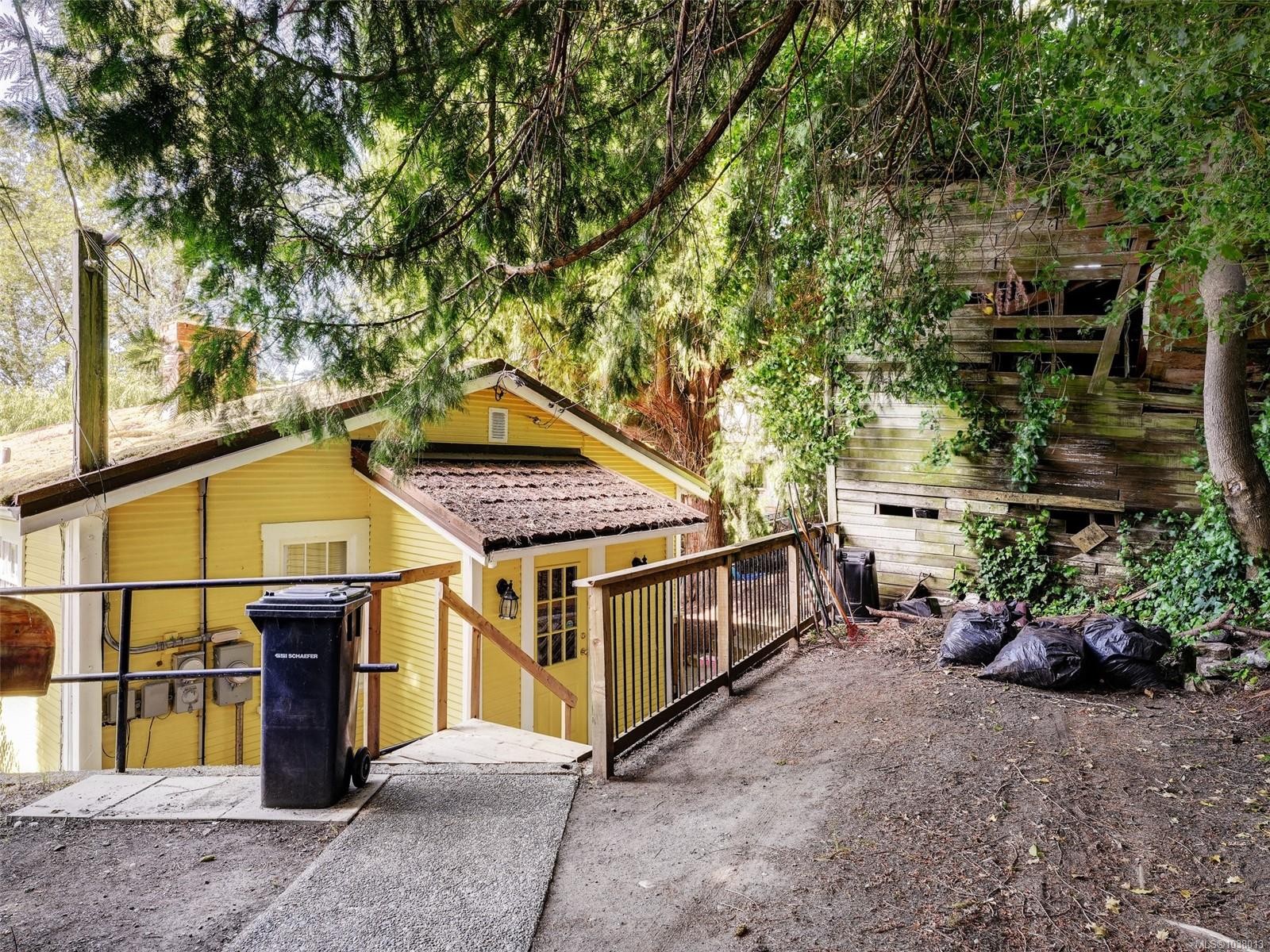1167 Goldstream Ave, Langford, BC