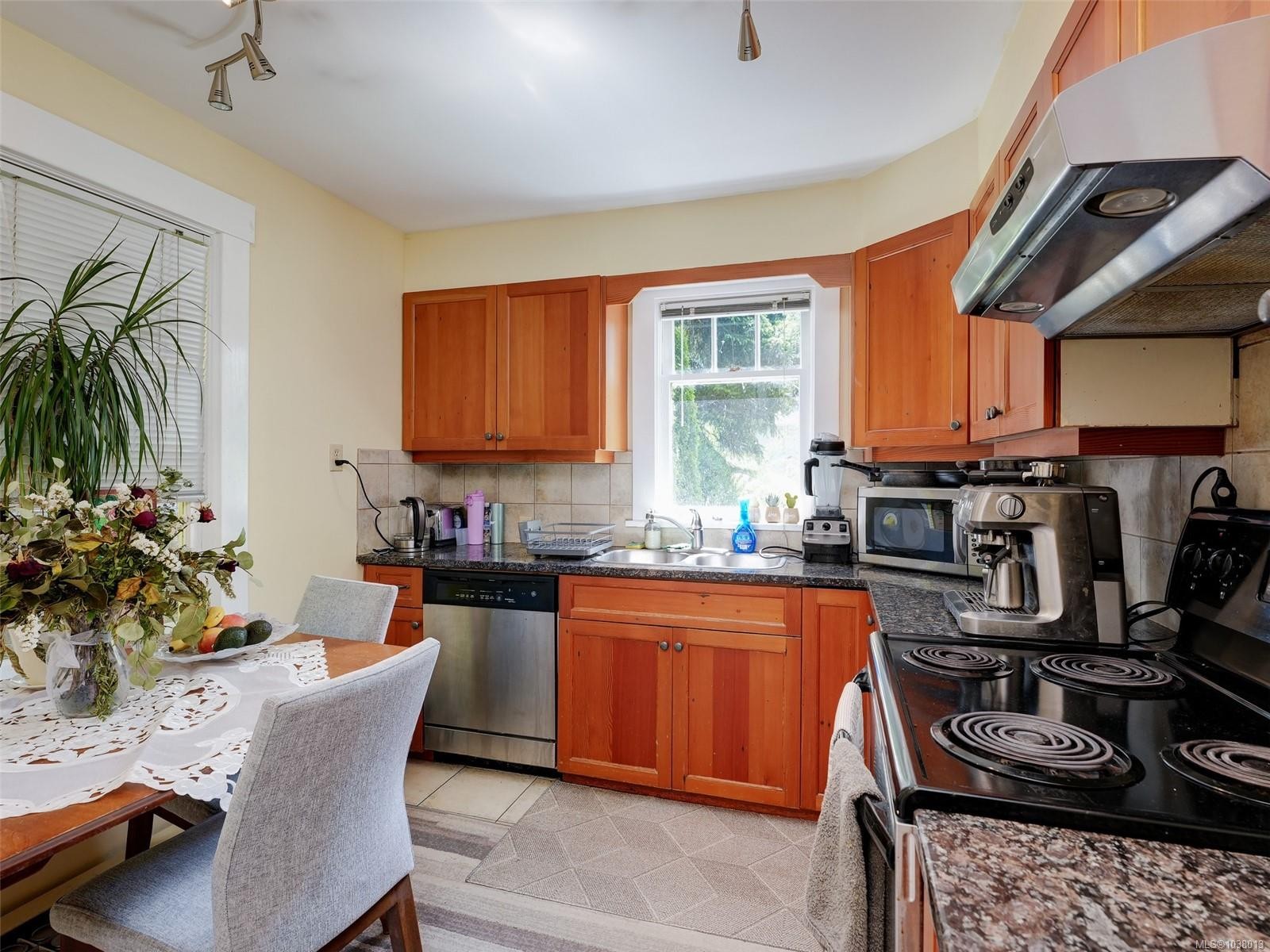 1167 Goldstream Ave, Langford, BC