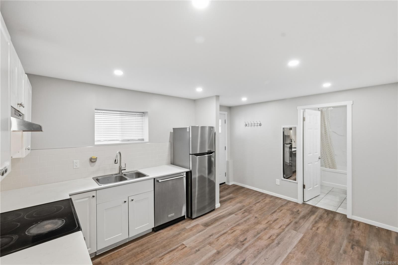 3971 Cedarwood St, Saanich, BC