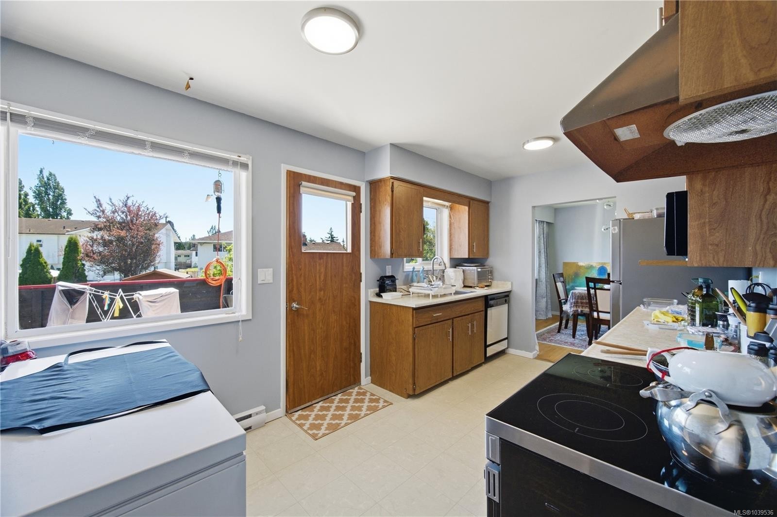 3971 Cedarwood St, Saanich, BC